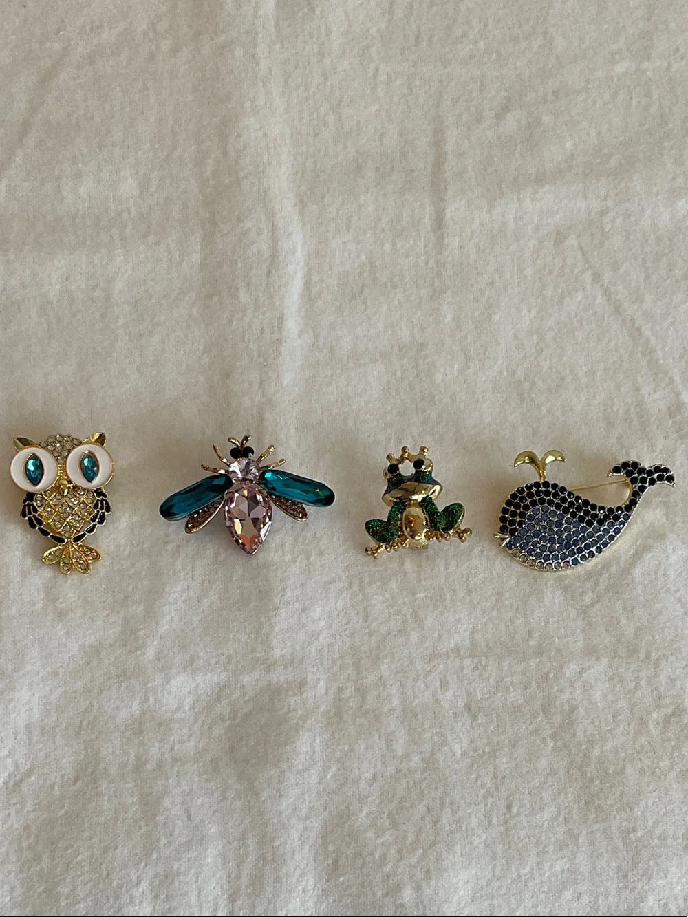 Assorted Fashion Brooches